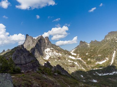 Dağ manzarası. Ergaki Doğal Parkı. Sibirya Sayan Dağları