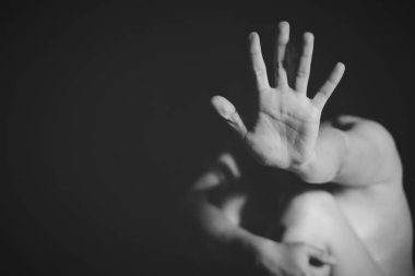 Çocuk şiddet kötüye durdurun. Çocuk esaret açı görüntüde bulanıklık, insan hakları günü kavramı.