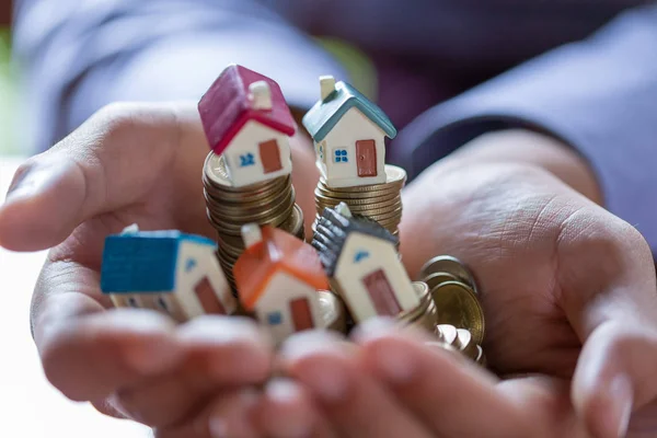 House Model Coin Money Hand Finance Banking Concept — Stock Photo, Image