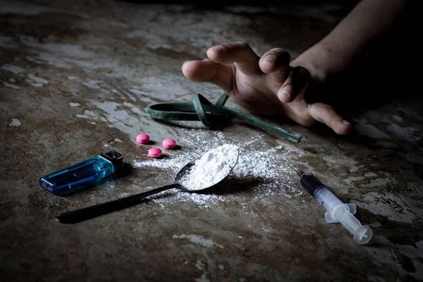 Día Internacional Contra Abuso Drogas Mano Humana Joven Tratando Llegar —  Fotos de Stock