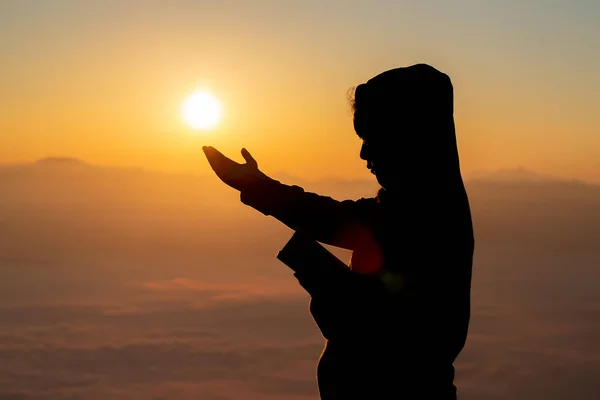 Girl Teen Silhouette Her Hands Raised Sunrise — Stock Photo, Image