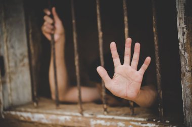 Esir tutan metal kafes hapiste hiçbir özgürlük kavramı