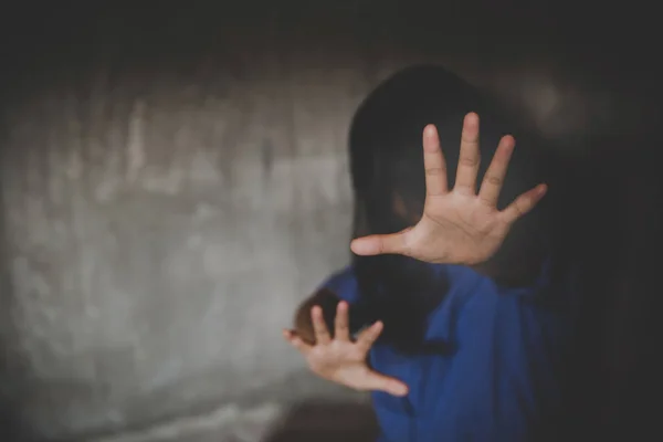 Violencia infantil y concepto de abuso . — Foto de Stock