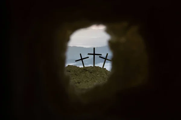 Túmulo vazio com crucificação ao nascer do sol Ressurreição de Jesus — Fotografia de Stock