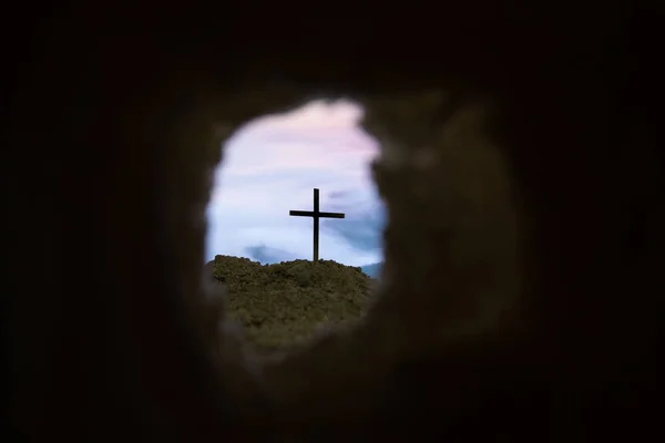 Grav Tom med korsfästelse vid soluppgången-Jesu uppståndelse — Stockfoto