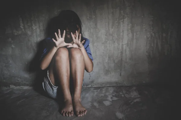 Violenza sui bambini e concetto abusato . — Foto Stock