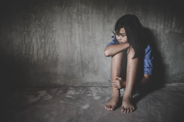 Violência infantil e conceito abusado . — Fotografia de Stock