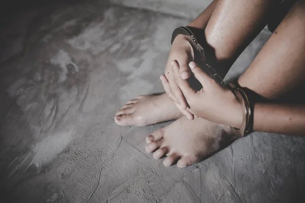 Child hands in handcuffs, Stop violence against children, — Stock Photo, Image