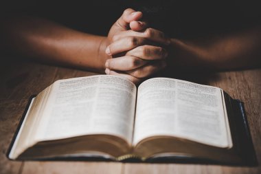 Tanrı'ya Hıristiyan yaşam kriz dua. 