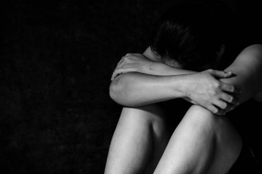 Korku, yalnızlık, depresyon, istismar, bağımlılığı  