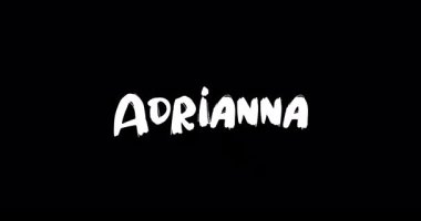Adrianna. Grunge 'daki Kadın Adı Siyah Arkaplan Üzerine Cüretkar Metin Tipografisinin Geçiş Efektini Çözdü
