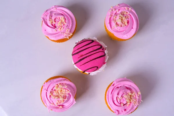 Bellissimi Cupcake Rosa Torte Sfondo Chiaro Primo Piano — Foto Stock