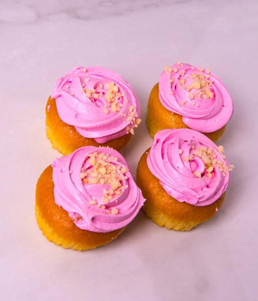 Krásné Růžové Cupcakes Dorty Světlém Pozadí Zblízka — Stock fotografie