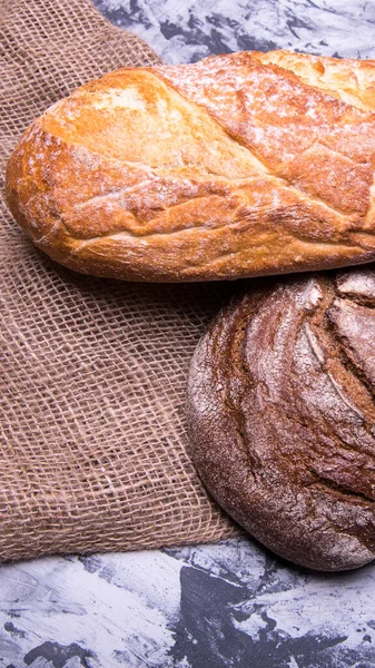 Roggebrood Wit Brood Tafel Close Met Ruimte Voor Tekst — Stockfoto