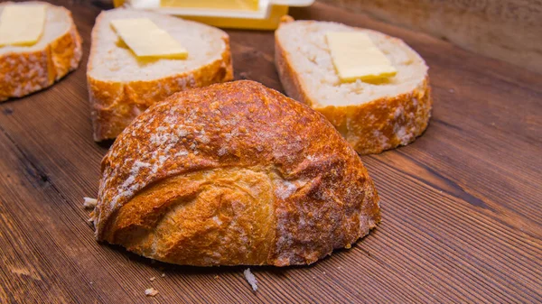 Sandwich Brot Und Butter Maslenitsa Mit Butter Auf Einem Holztisch — Stockfoto