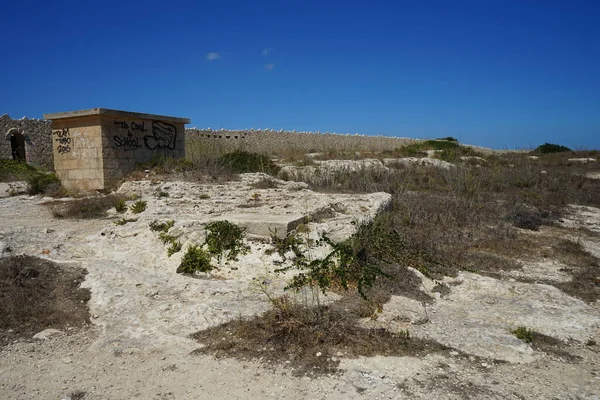 Посмотри Разрушенные Здания Форт Кэмпбелл Сельмун Меллиеха Мальта — стоковое фото
