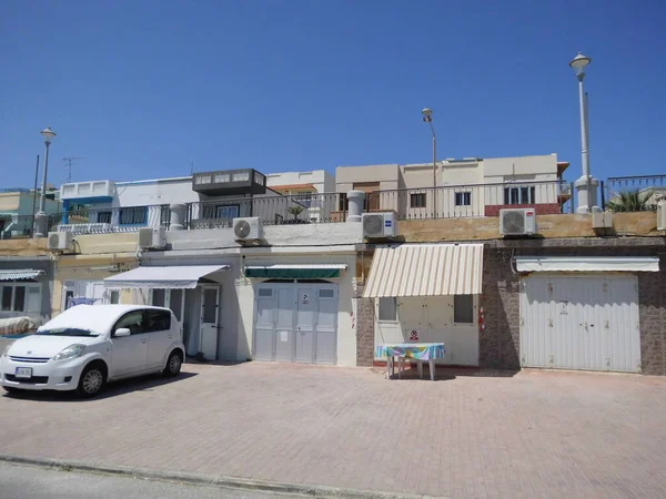 Garage För Båtar Utanför Medelhavskusten Qawra Saint Paul Bay Malta — Stockfoto