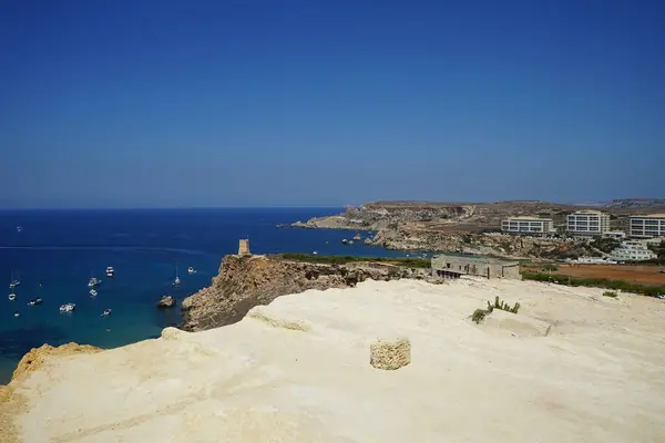 Herrliche Aussicht Auf Riviera Beach Und Den Kleinen Wachturm Ghajn — Stockfoto