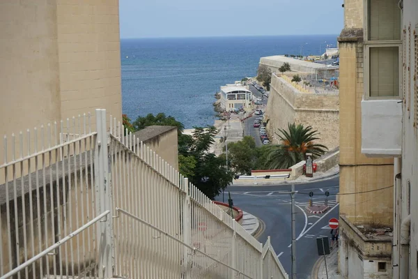 Vista Las Afueras Ciudad Mar Mediterráneo Desde Centro Histórico Valeta — Foto de Stock
