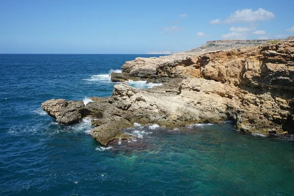 Wspaniałe Skaliste Wybrzeże Morza Śródziemnego Triq Tal Prajjet Mellieha Malta — Zdjęcie stockowe
