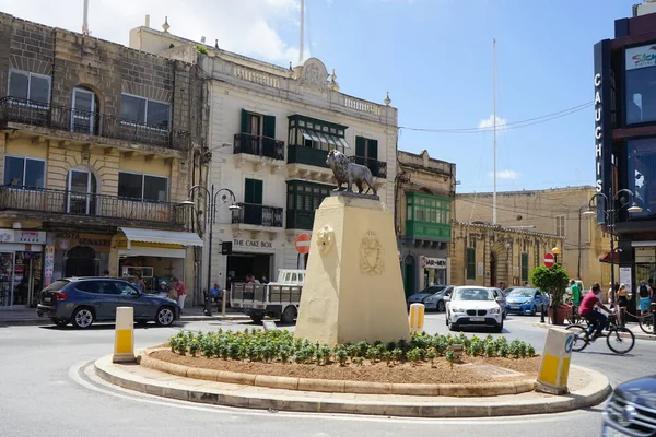 Mosta Malta Yol Ayrımında Aslan Heykeli — Stok fotoğraf