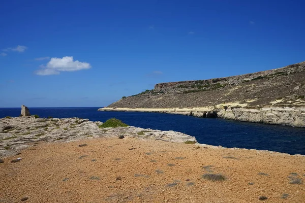 Ακρωτήριο Στη Μεσόγειο Θάλασσα Κοντά Στο Εργοστάσιο Επεξεργασίας Λυμάτων Cumnija — Φωτογραφία Αρχείου