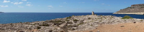 Фотопанорама Мыс Средиземном Море Рядом Камнийской Очистной Станцией Меллиеха Мальта — стоковое фото