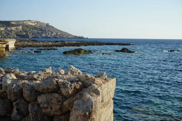 Güzel Kayalık Akdeniz Kıyıları Mellieha Malta — Stok fotoğraf