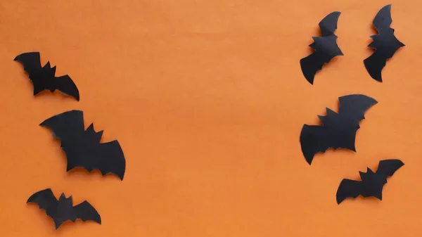 Feliz Dia Das Bruxas Decorações Halloween Morcegos Fundo Laranja Layout — Fotografia de Stock