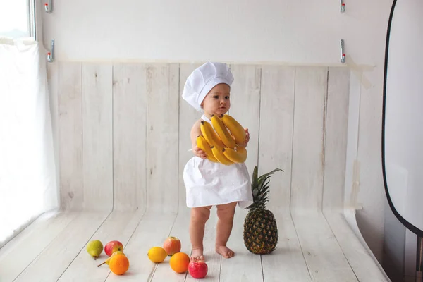 Little baby in handmade cabbage. Backdrop. — Stock Photo, Image