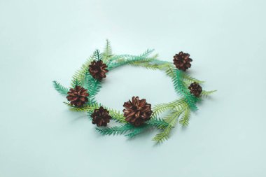 Konili kağıt sanatı Noel çelengi.. 