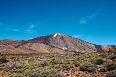 Ispanya 'da Teide, en yüksek yanardağ ve dağ peyzaj görünümü