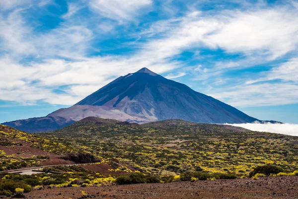 De Teide gezien vanuit het astronomisch observatorium — Stockfoto