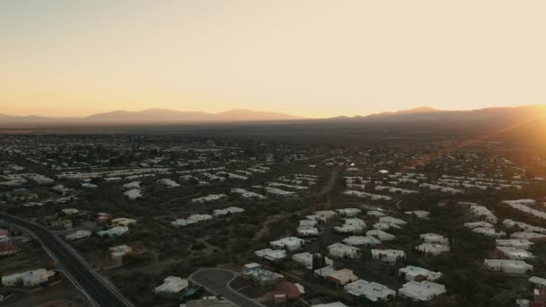 Sol saliendo sobre Green Valley, Arizona, aérea — Vídeos de Stock