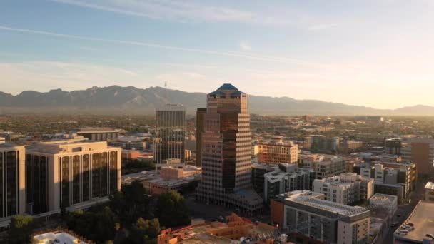 Drone circling around buildings in downtown Tucson, Arizona — Stock Video