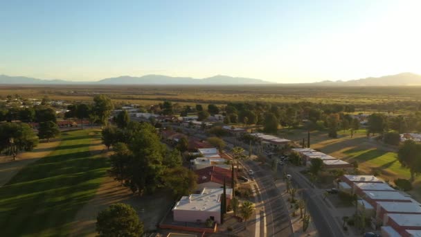 Green Valley Αριζόνα είναι μια κοινότητα συνταξιοδότησης, εναέρια drone shot — Αρχείο Βίντεο