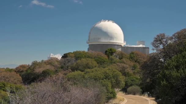 Kitt Peak Observatory in Arizona, inzoomen shot — Stockvideo