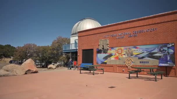 Centro de visitantes del Observatorio Kitt Peak en Arizona — Vídeos de Stock