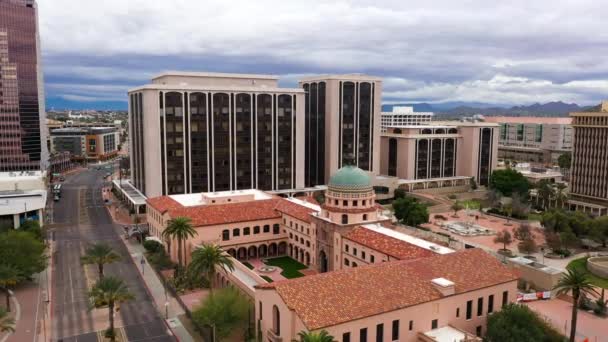 Aérea del histórico Palacio de Justicia del Condado de Pima en Tucson, Arizona, EE.UU. — Vídeos de Stock