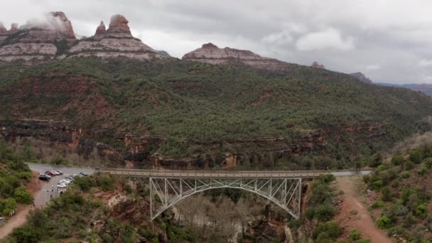 Antenne der Midgley Bridge auf Hyw 98 in Sedona — Stockvideo