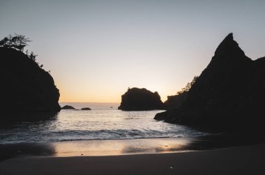 Oregon sahilindeki güzel deniz yığınları