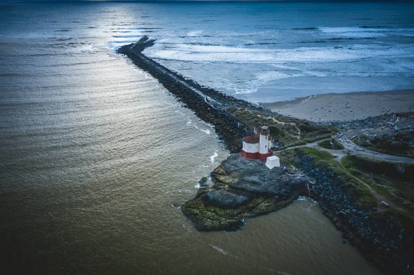 Leuchtturm am Fluss Coquille in Bandon aus der Luft — Stockfoto