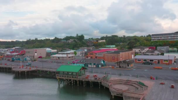 Aerial of restaurants and Old Town in Bandon, Oregon, USA. — Wideo stockowe