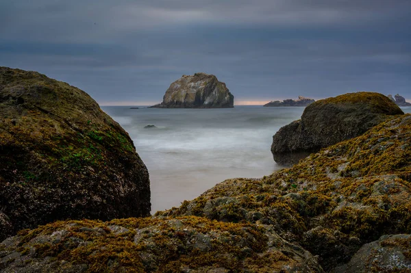 Dramatic coastal image of Face Rock in Bandon Oregon — Stock Photo, Image