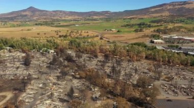 Almeda Fire 2020 'den Phoenix Oregon' daki yanmış bölge havası. 
