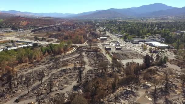 Vista de Birdseye del área quemada en Phoenix Southern Oregon desde Almeda Fire 2020 — Vídeo de stock