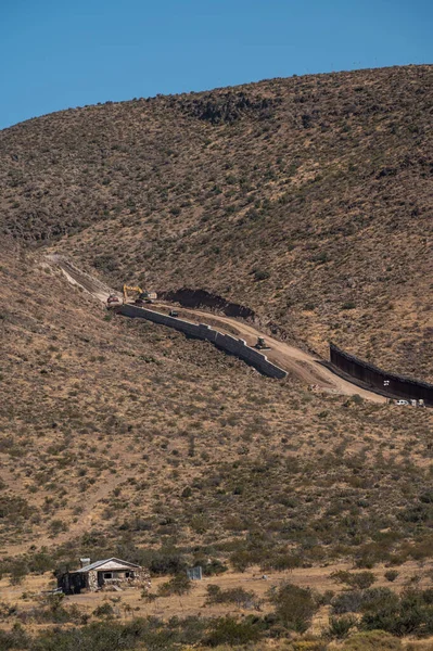 New construction activity at border wall between USA and Mexico