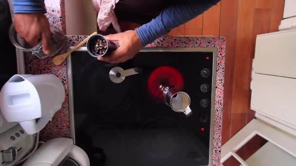 Persona Macinare Chicchi Caffè Fare Caffè Espresso Prima Colazione — Video Stock