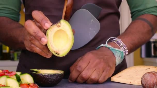 Šéfkuchař Připravuje Bio Zeleninu Pro Zdravé Jídlo Kuchyni — Stock video