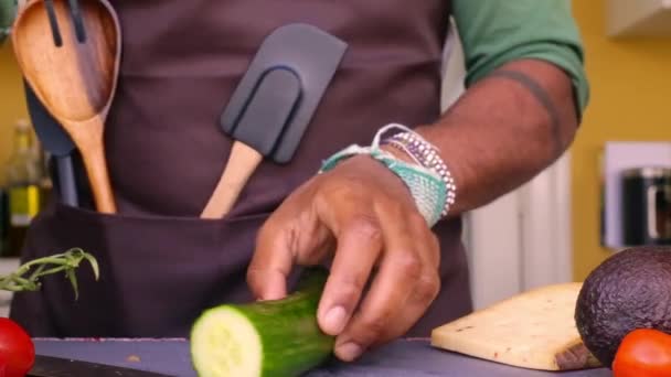 Chef Preparando Verduras Orgánicas Para Una Comida Saludable Cocina — Vídeo de stock